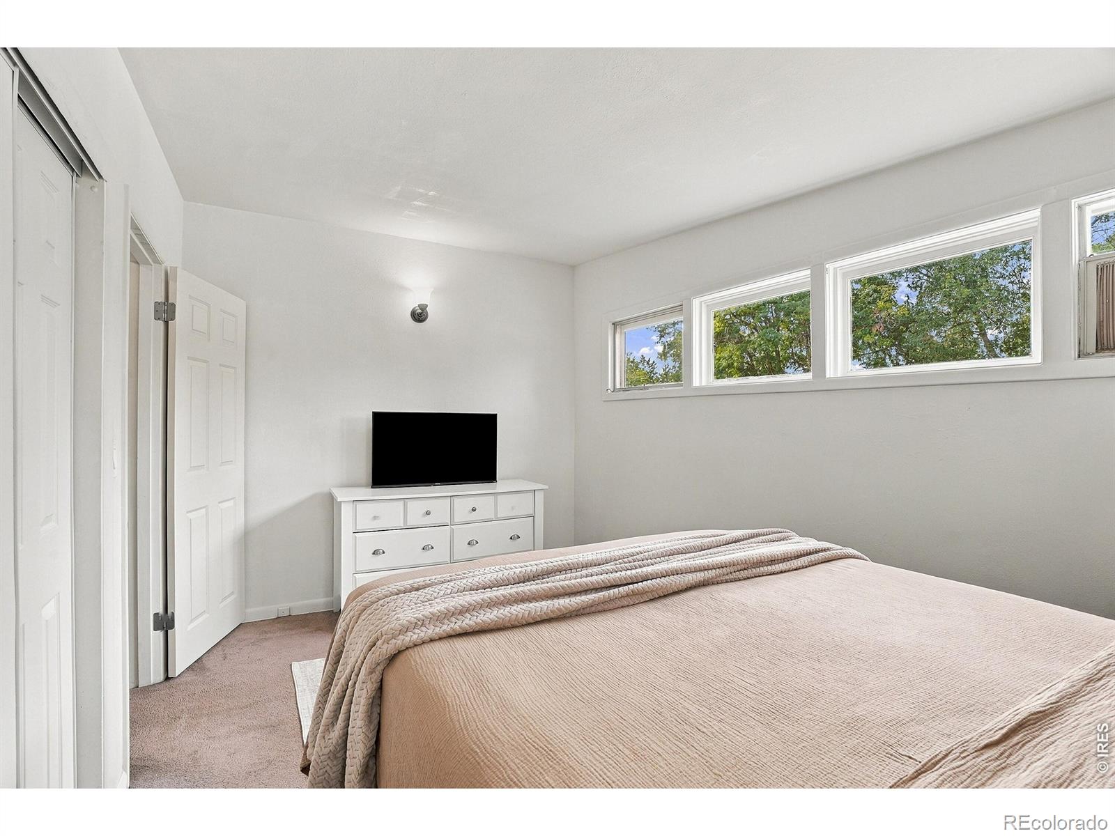 MLS Image #14 for 1654 s perry street,denver, Colorado
