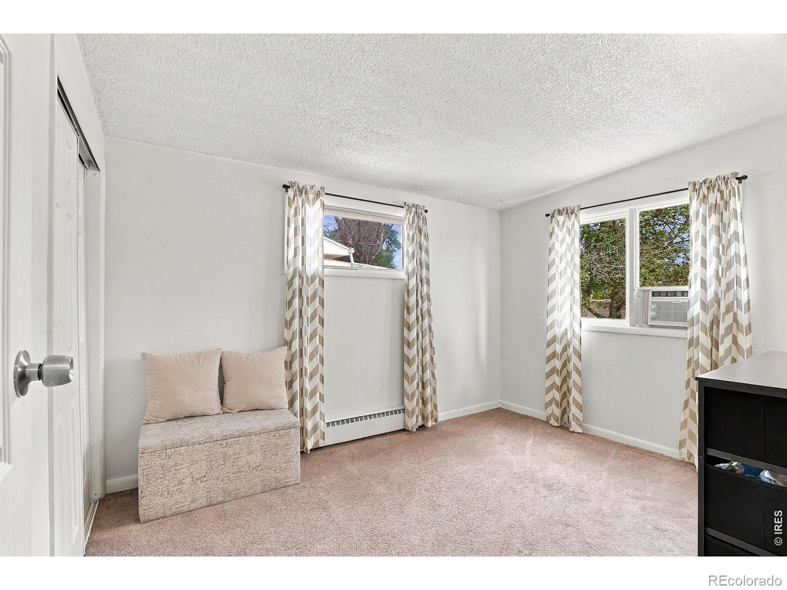 MLS Image #16 for 1654 s perry street,denver, Colorado