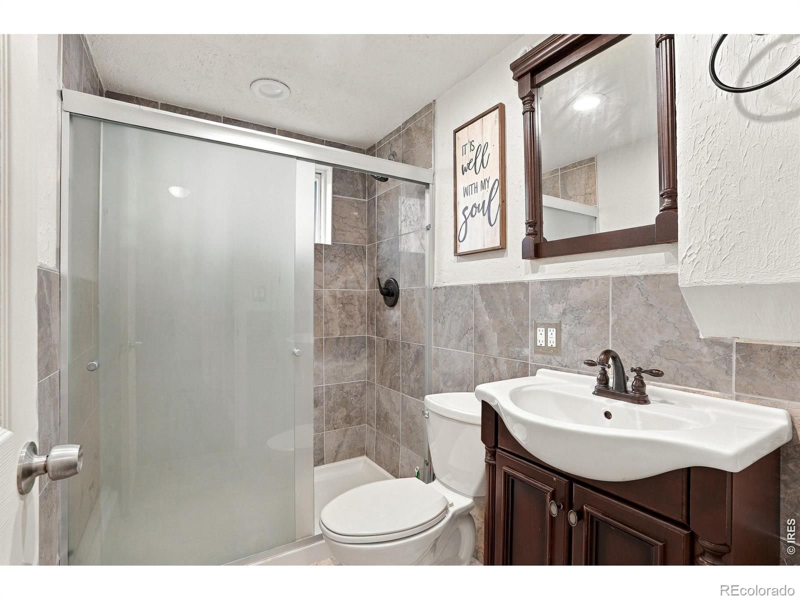 MLS Image #19 for 1654 s perry street,denver, Colorado