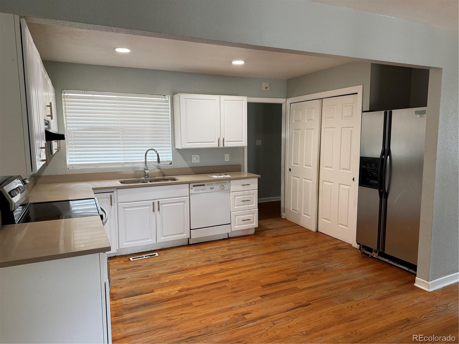 MLS Image #4 for 281  lansing street,aurora, Colorado