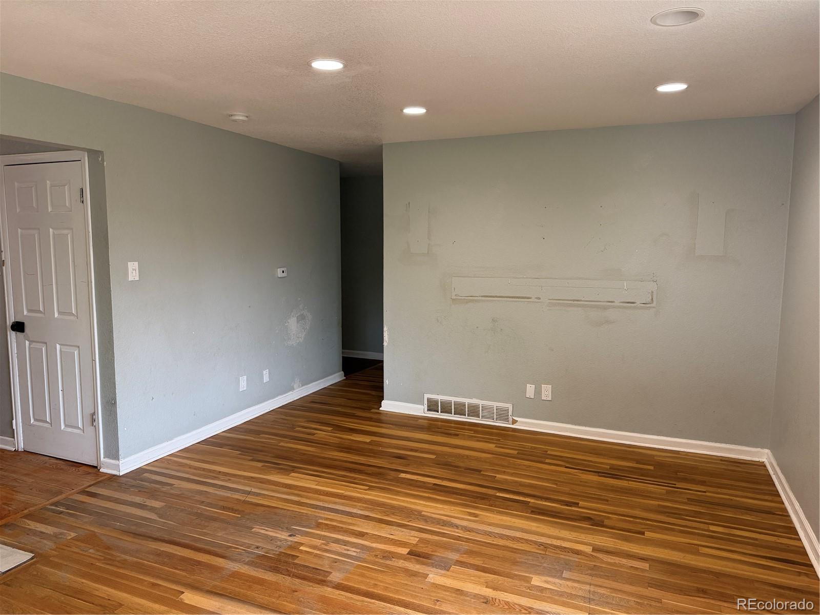 MLS Image #7 for 281  lansing street,aurora, Colorado