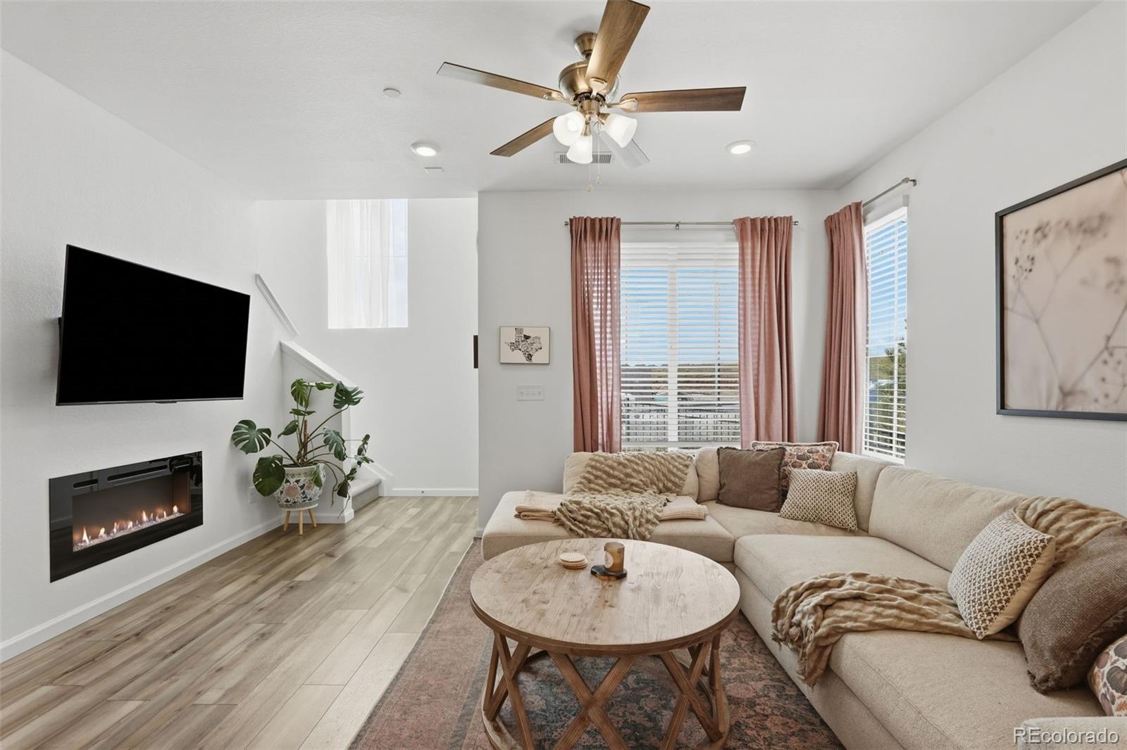 MLS Image #2 for 440  millwall circle,castle pines, Colorado