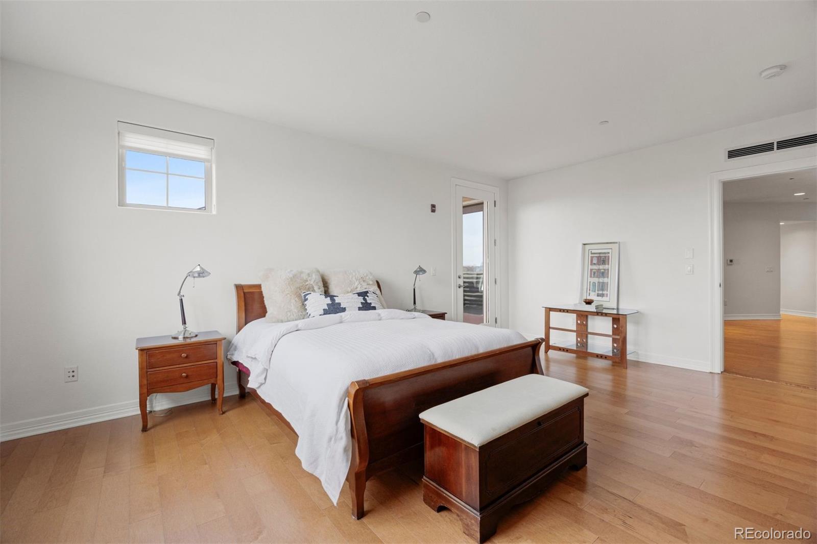 MLS Image #14 for 89 n rampart way,denver, Colorado