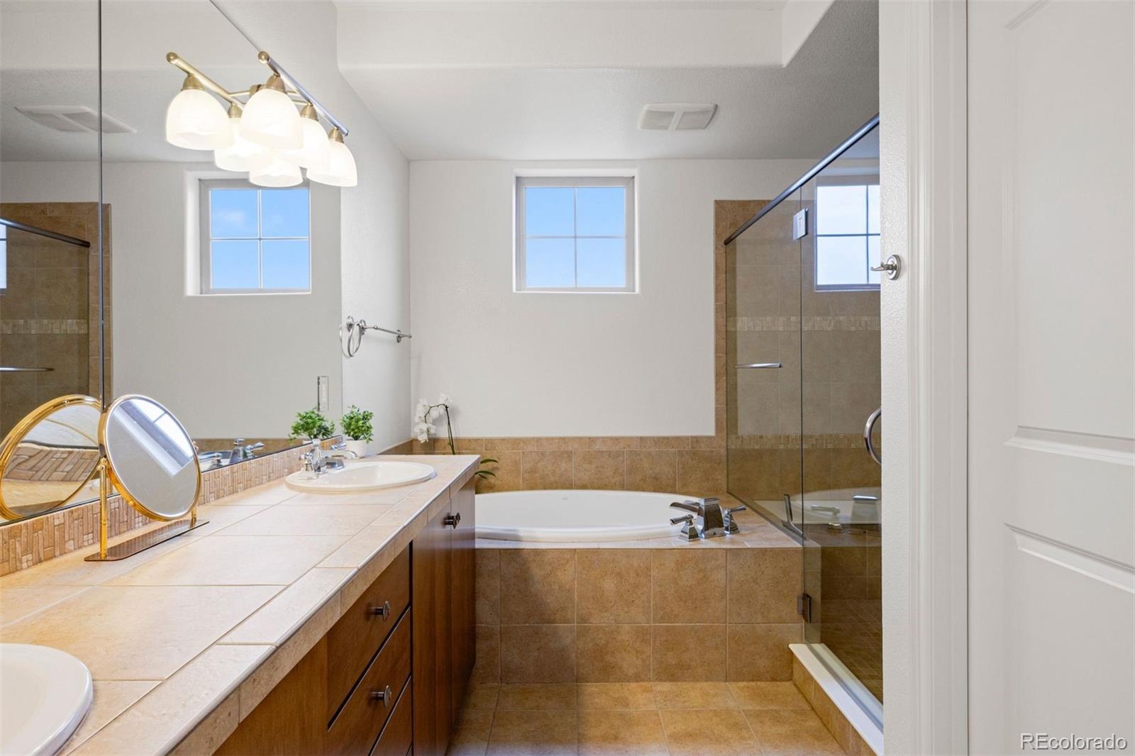 MLS Image #16 for 89 n rampart way,denver, Colorado