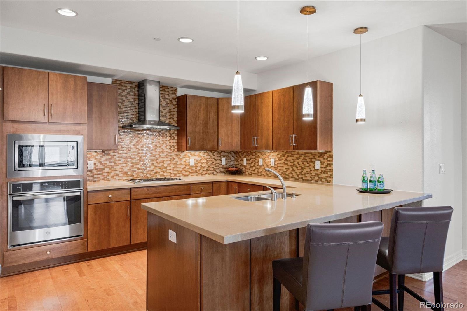 MLS Image #5 for 89 n rampart way,denver, Colorado