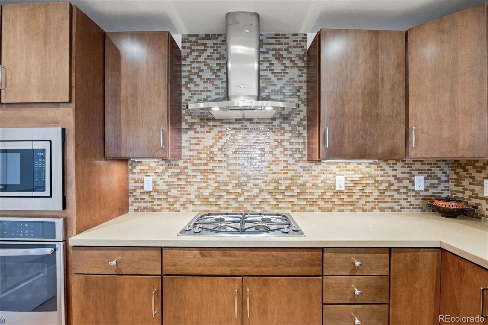 MLS Image #6 for 89 n rampart way,denver, Colorado