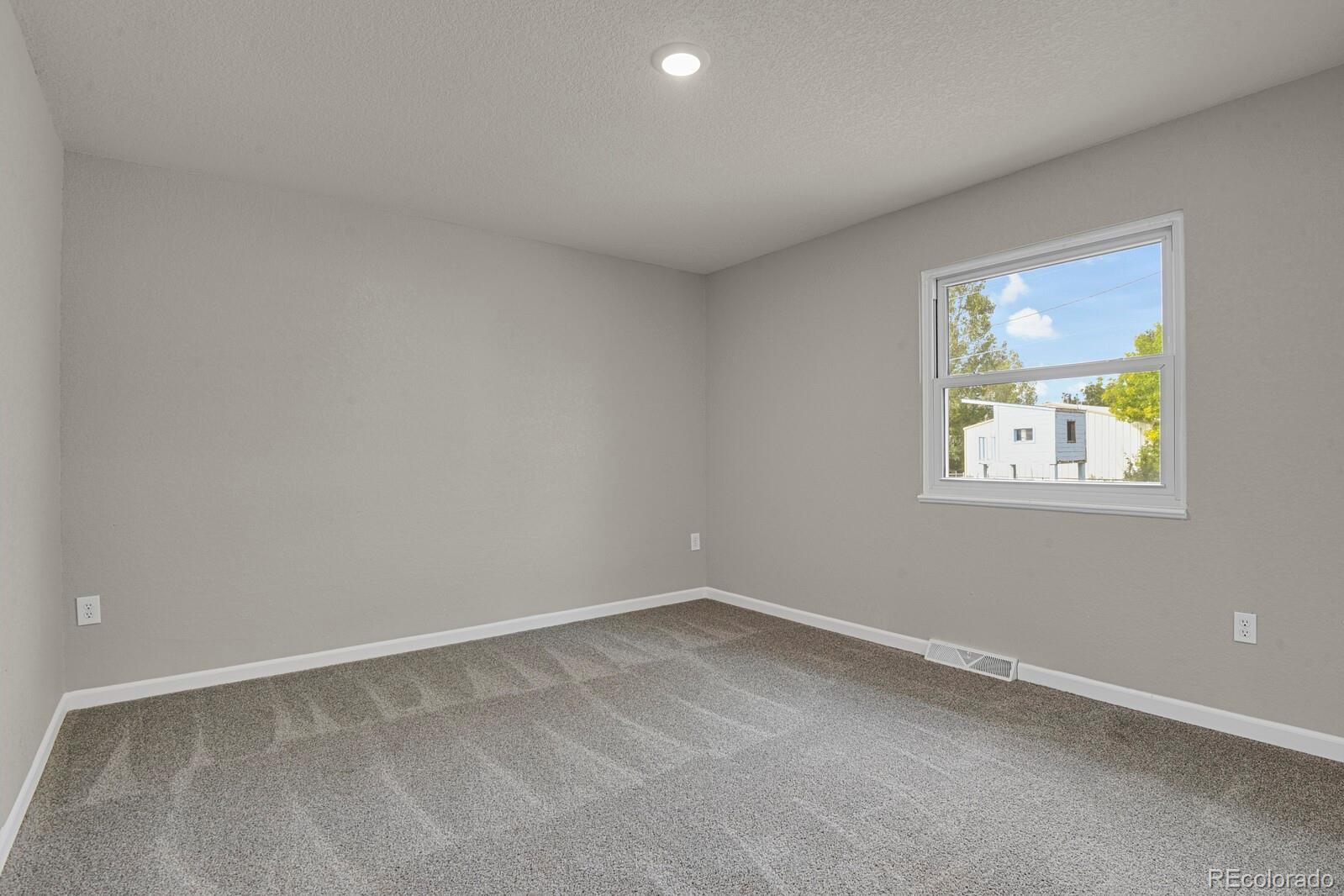 MLS Image #10 for 1985  longbranch street,strasburg, Colorado