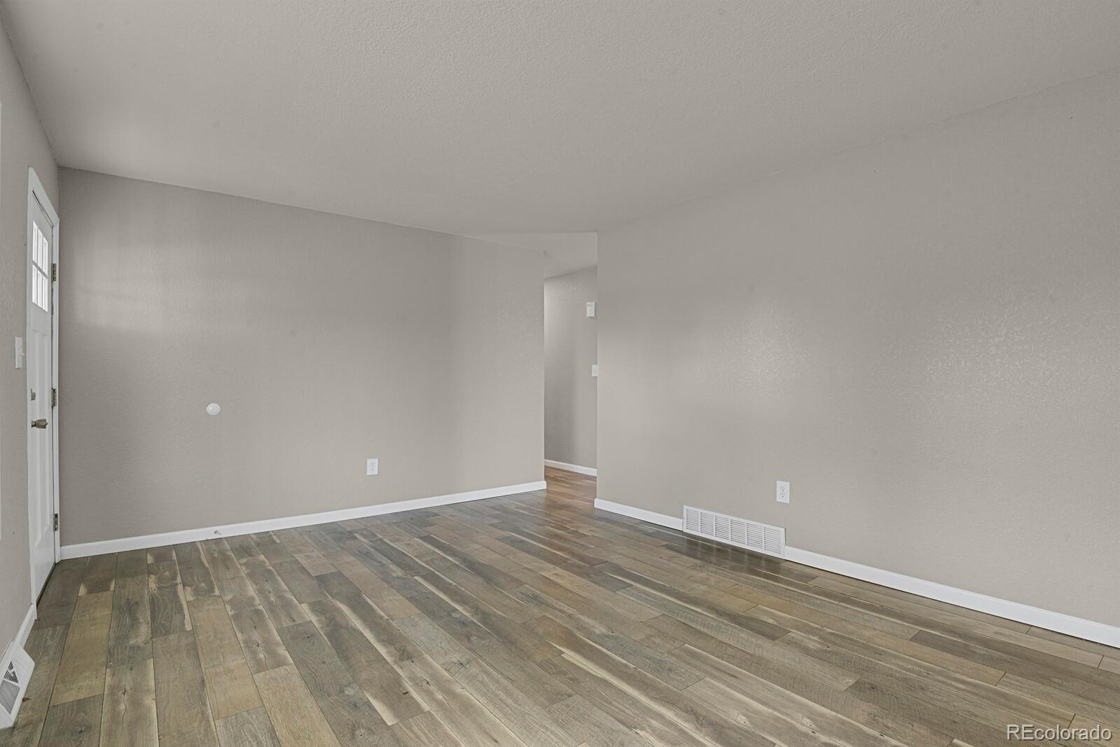 MLS Image #3 for 1985  longbranch street,strasburg, Colorado