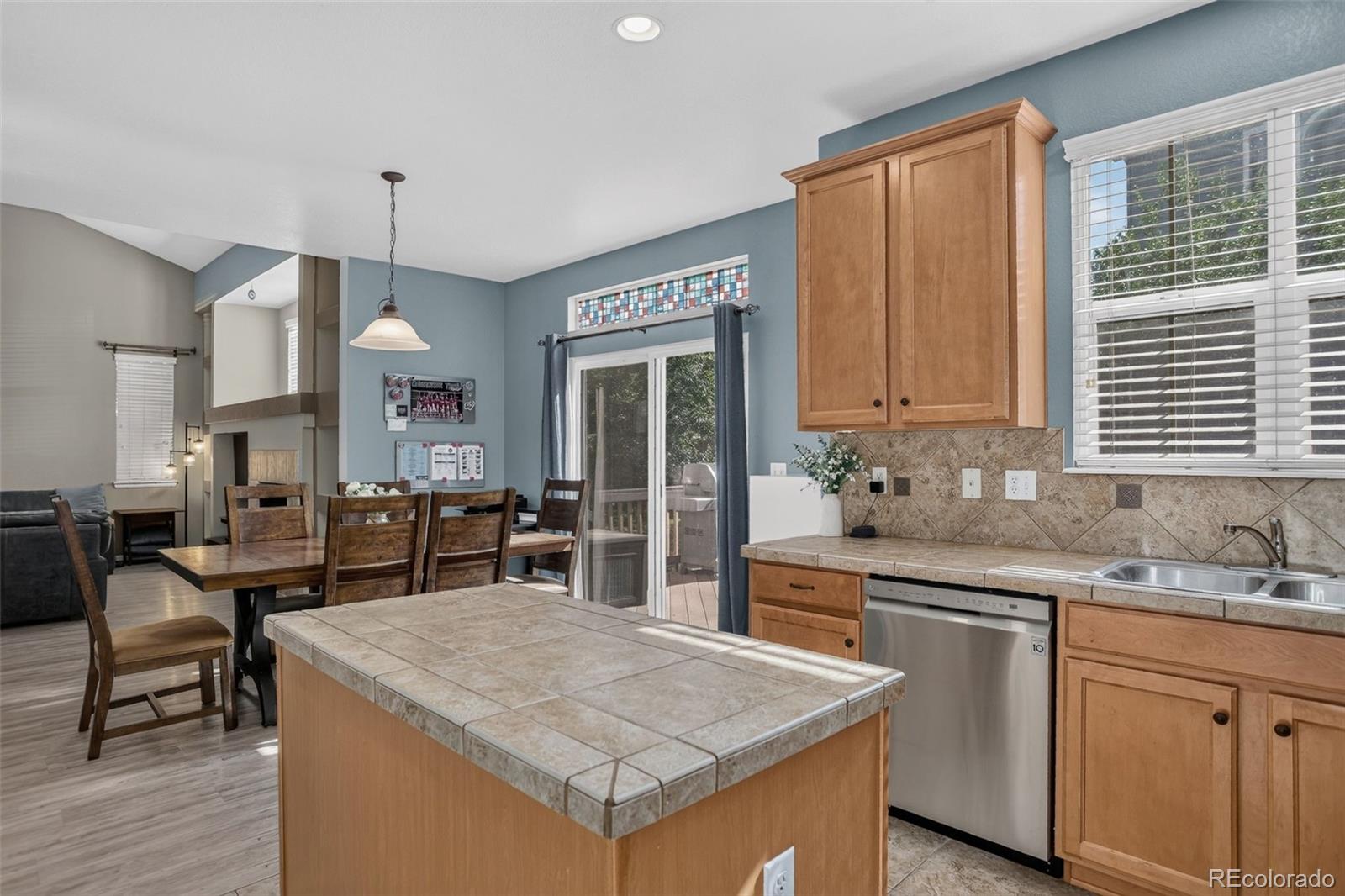 MLS Image #18 for 5575 s buchanan street,aurora, Colorado