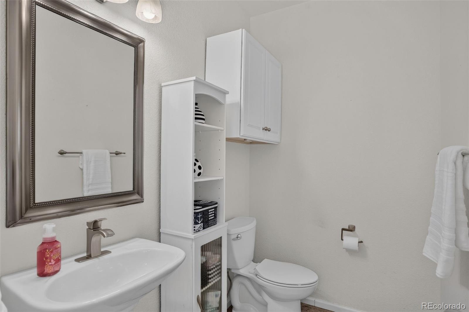 MLS Image #19 for 5575 s buchanan street,aurora, Colorado