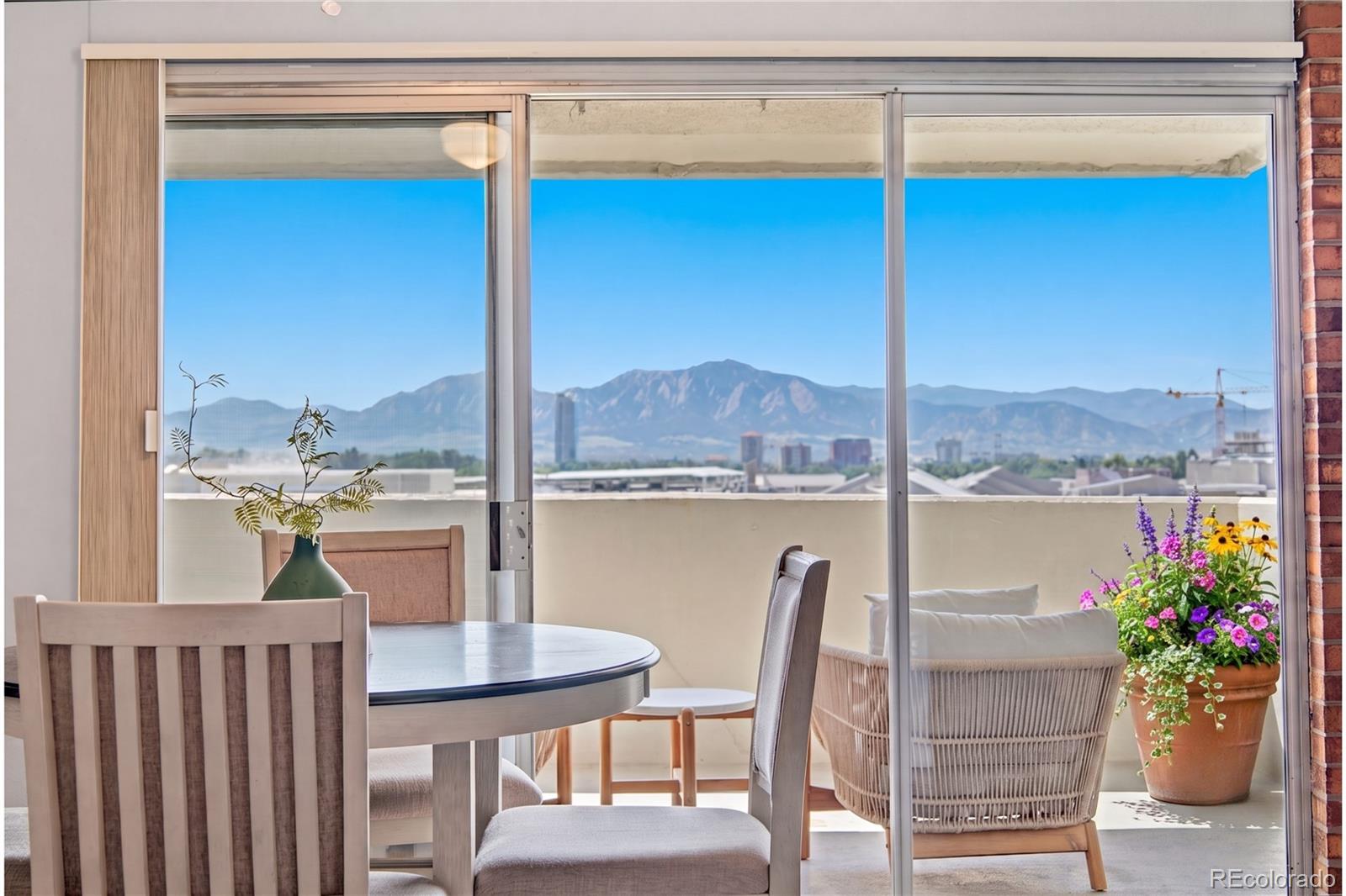 MLS Image #4 for 2  adams street 905,denver, Colorado