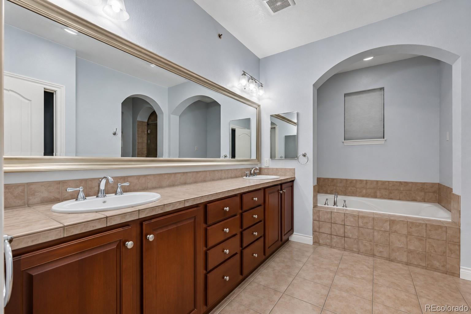 MLS Image #13 for 9135 e 29th place,denver, Colorado