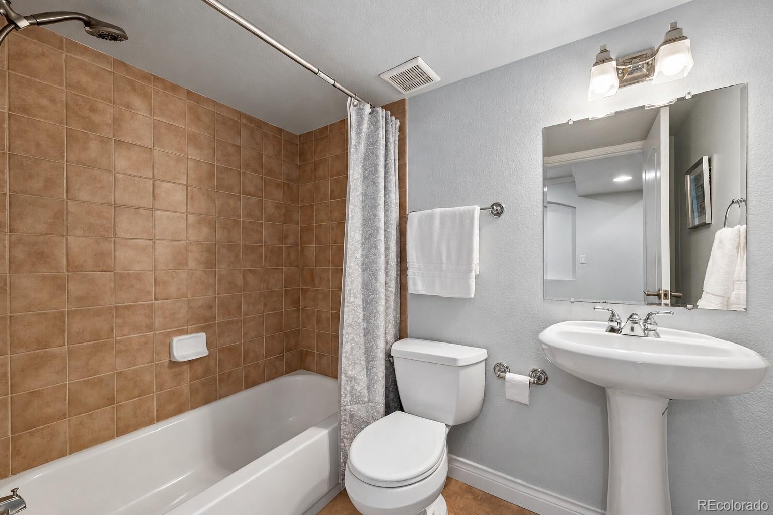 MLS Image #24 for 9135 e 29th place,denver, Colorado