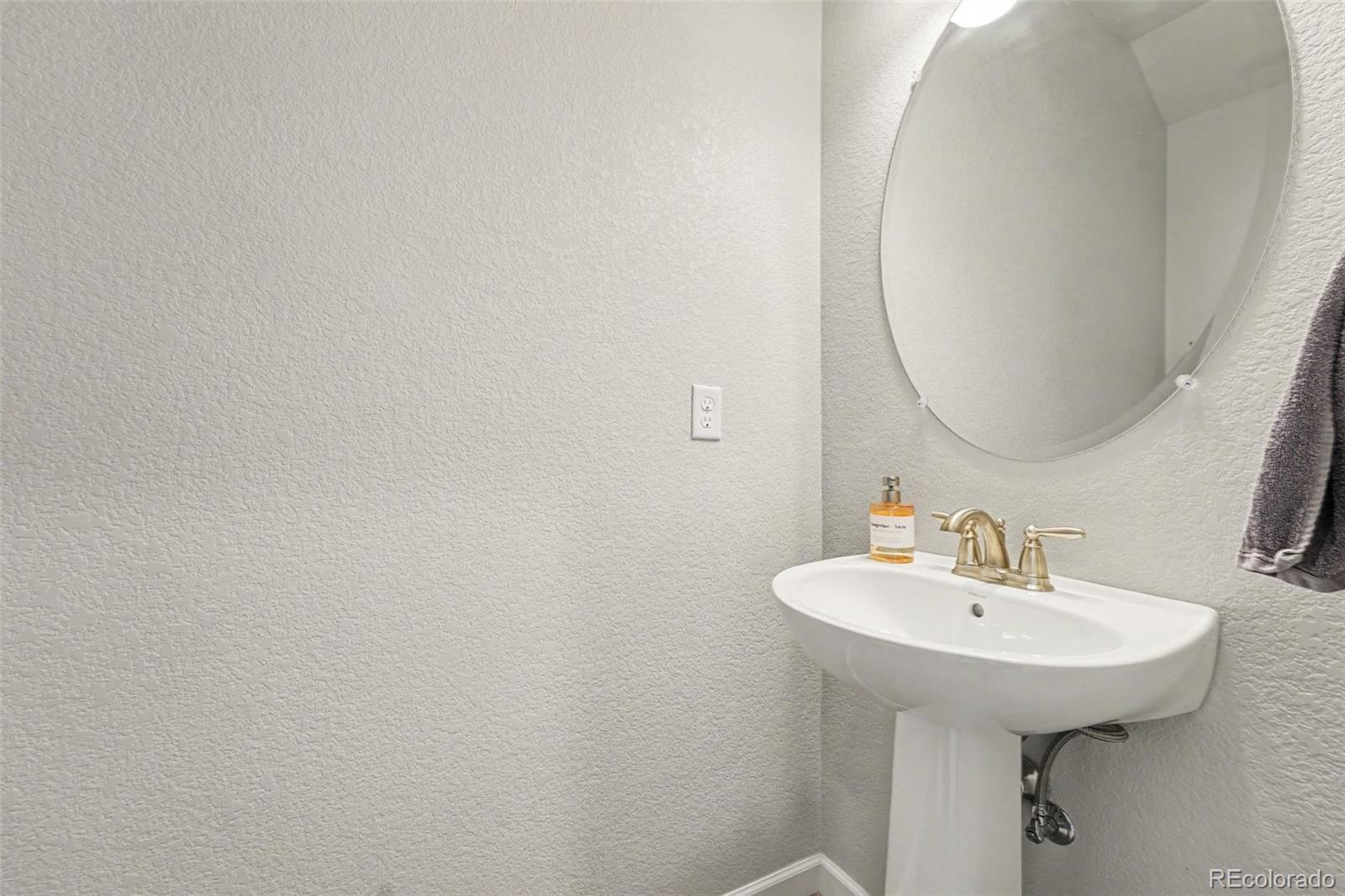 MLS Image #11 for 1702 w 52nd court,denver, Colorado