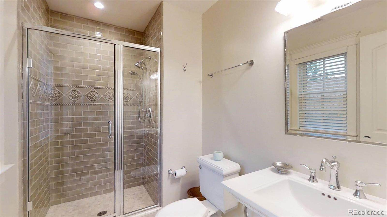 MLS Image #30 for 1811  bellaire street,denver, Colorado
