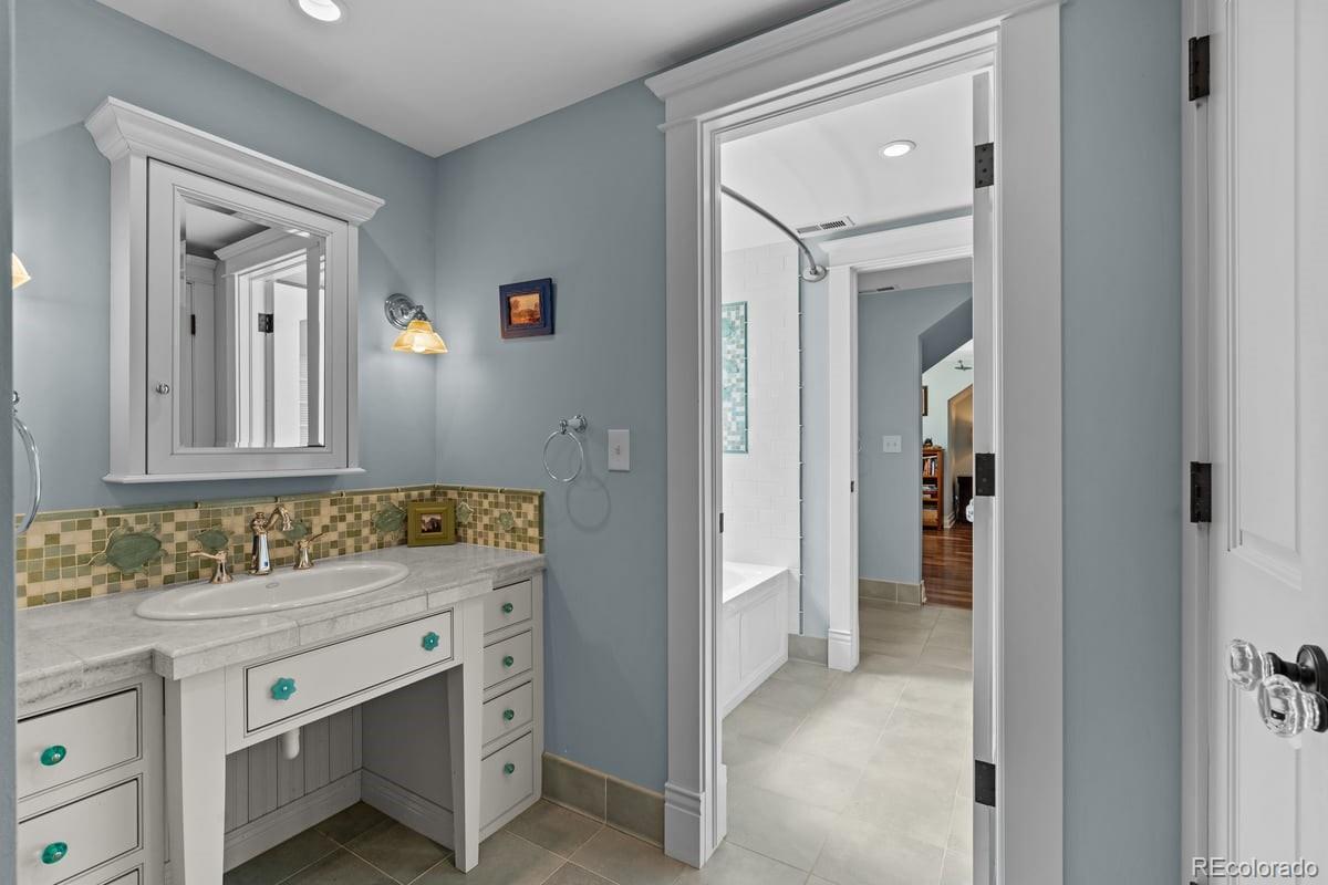MLS Image #31 for 1811  bellaire street,denver, Colorado