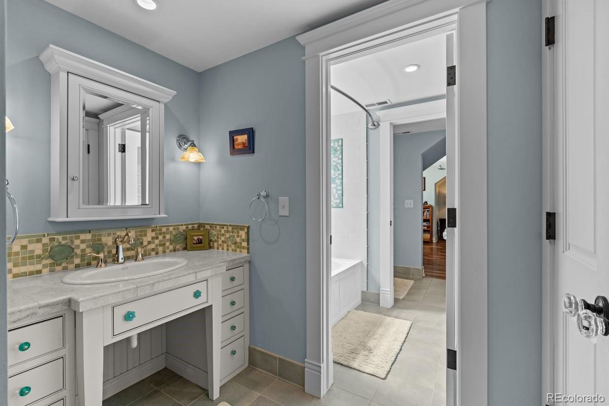 MLS Image #32 for 1811  bellaire street,denver, Colorado