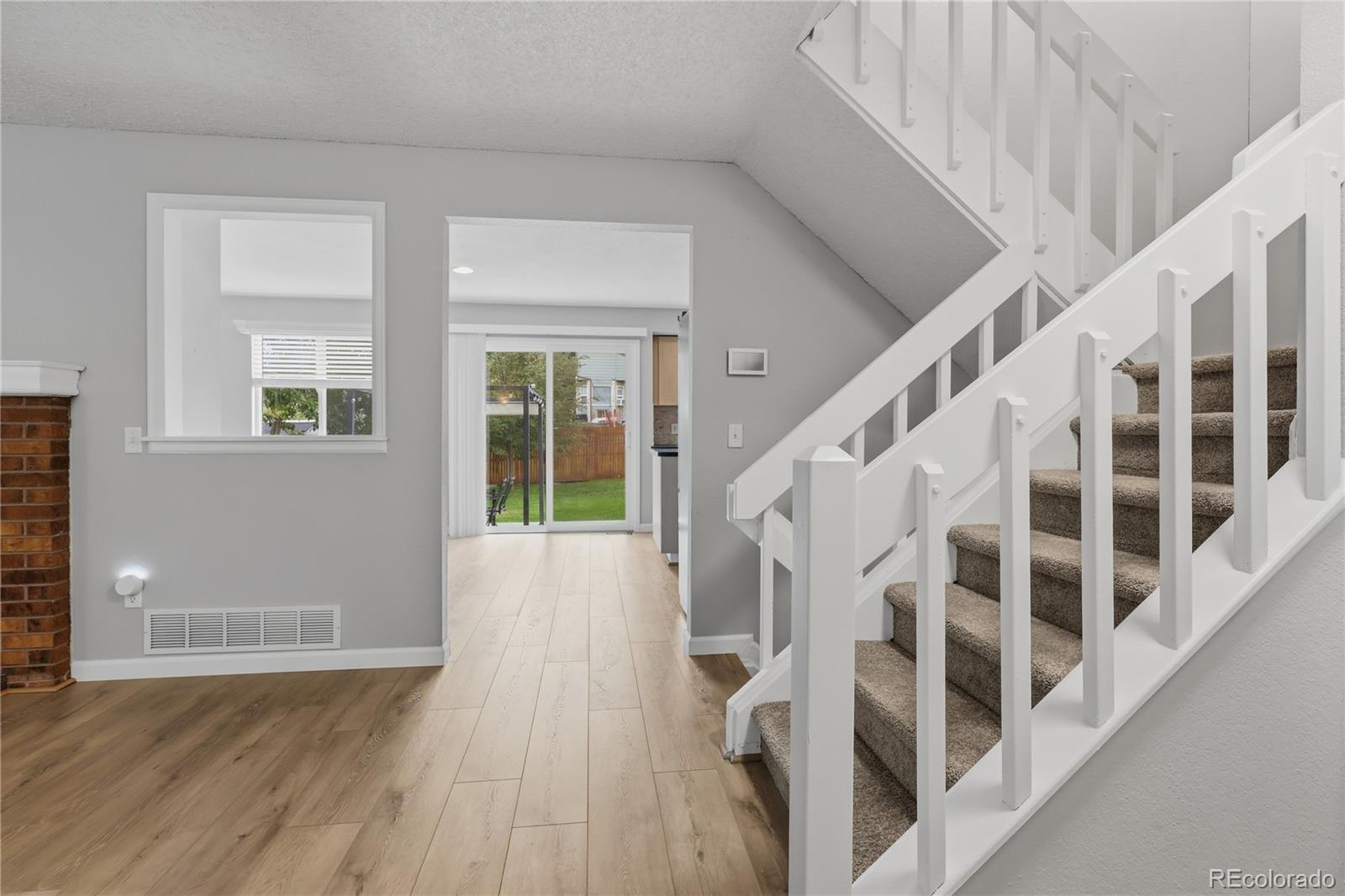 MLS Image #13 for 5016 s ventura street,aurora, Colorado