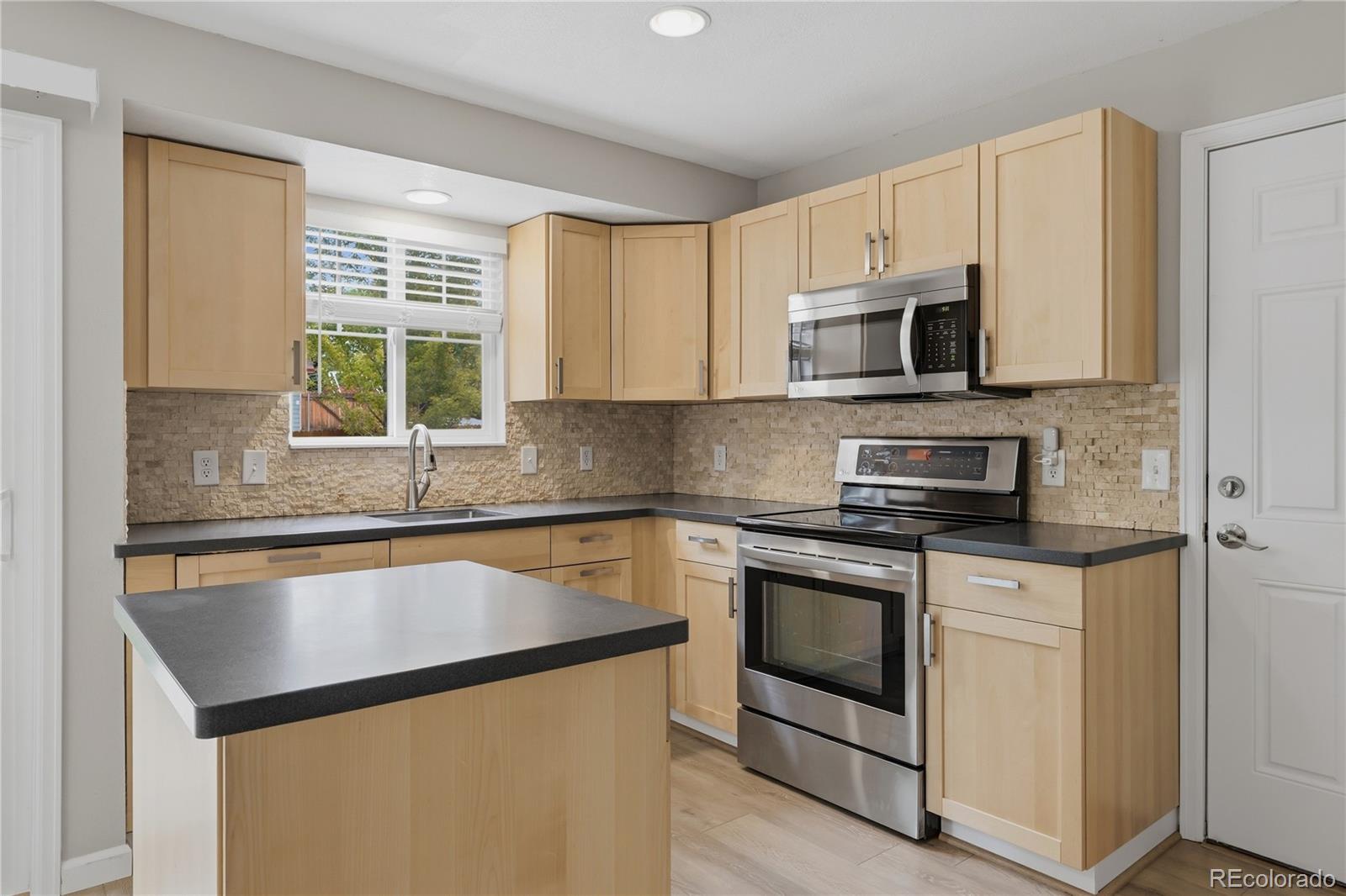 MLS Image #2 for 5016 s ventura street,aurora, Colorado