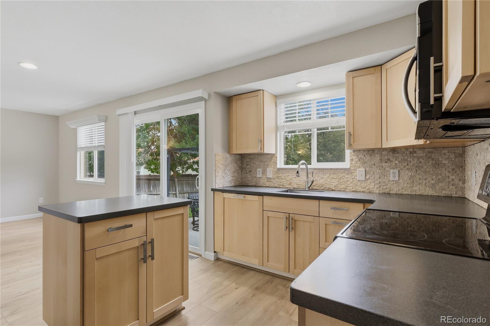 MLS Image #3 for 5016 s ventura street,aurora, Colorado