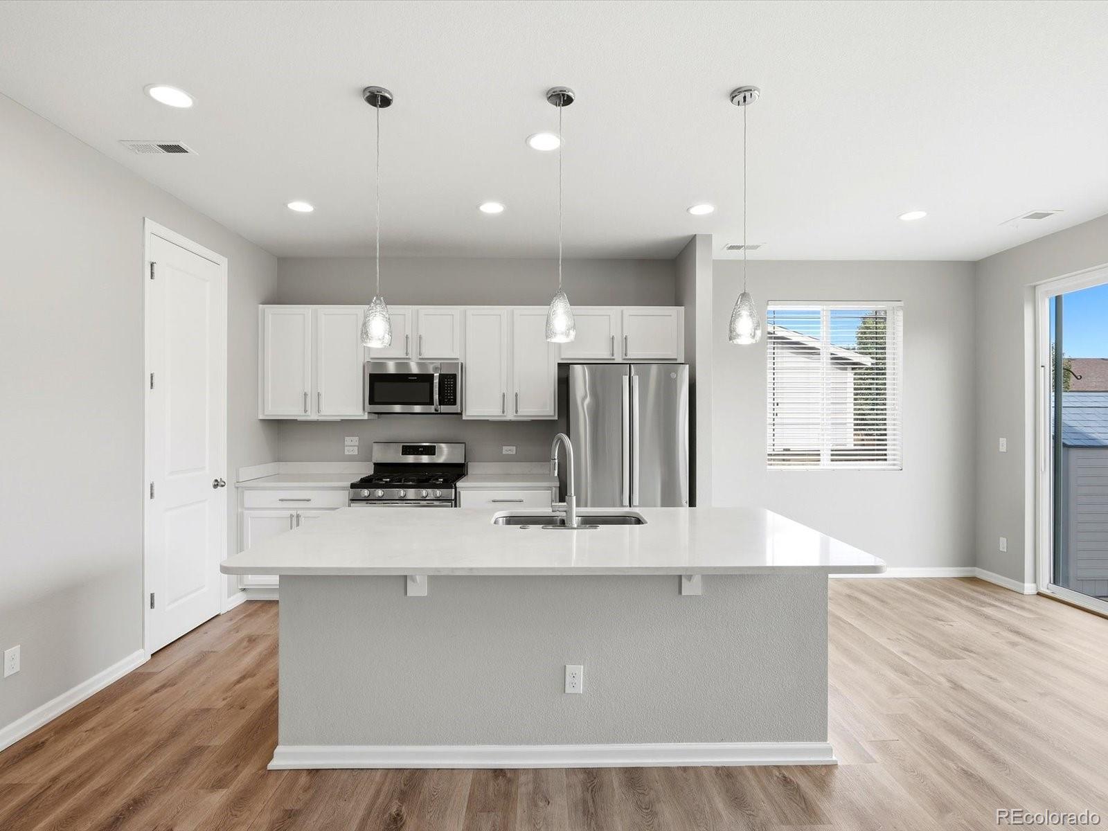 MLS Image #1 for 206 s kewaunee way,aurora, Colorado