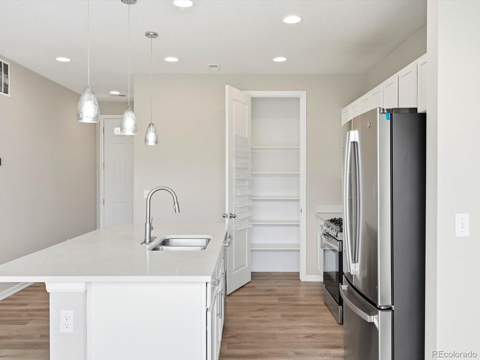 MLS Image #16 for 206 s kewaunee way,aurora, Colorado