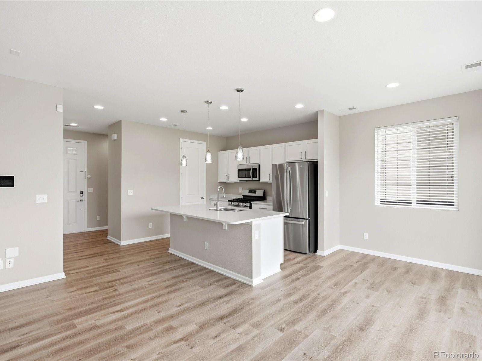 MLS Image #5 for 206 s kewaunee way,aurora, Colorado