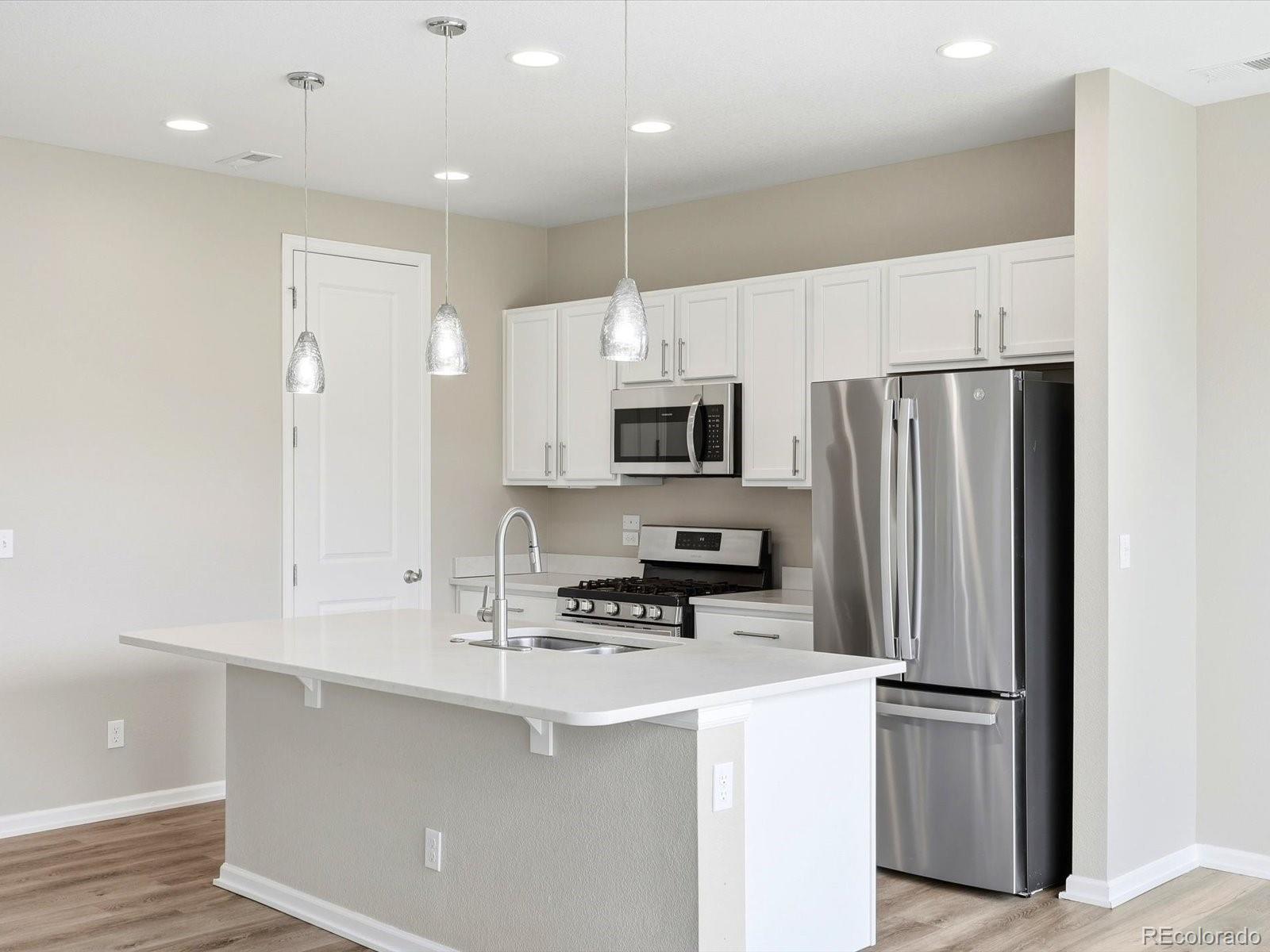MLS Image #6 for 206 s kewaunee way,aurora, Colorado
