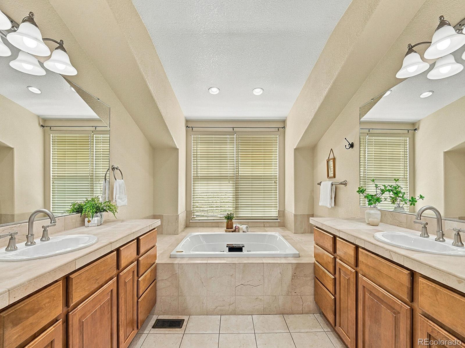MLS Image #19 for 4545 s monaco street,denver, Colorado