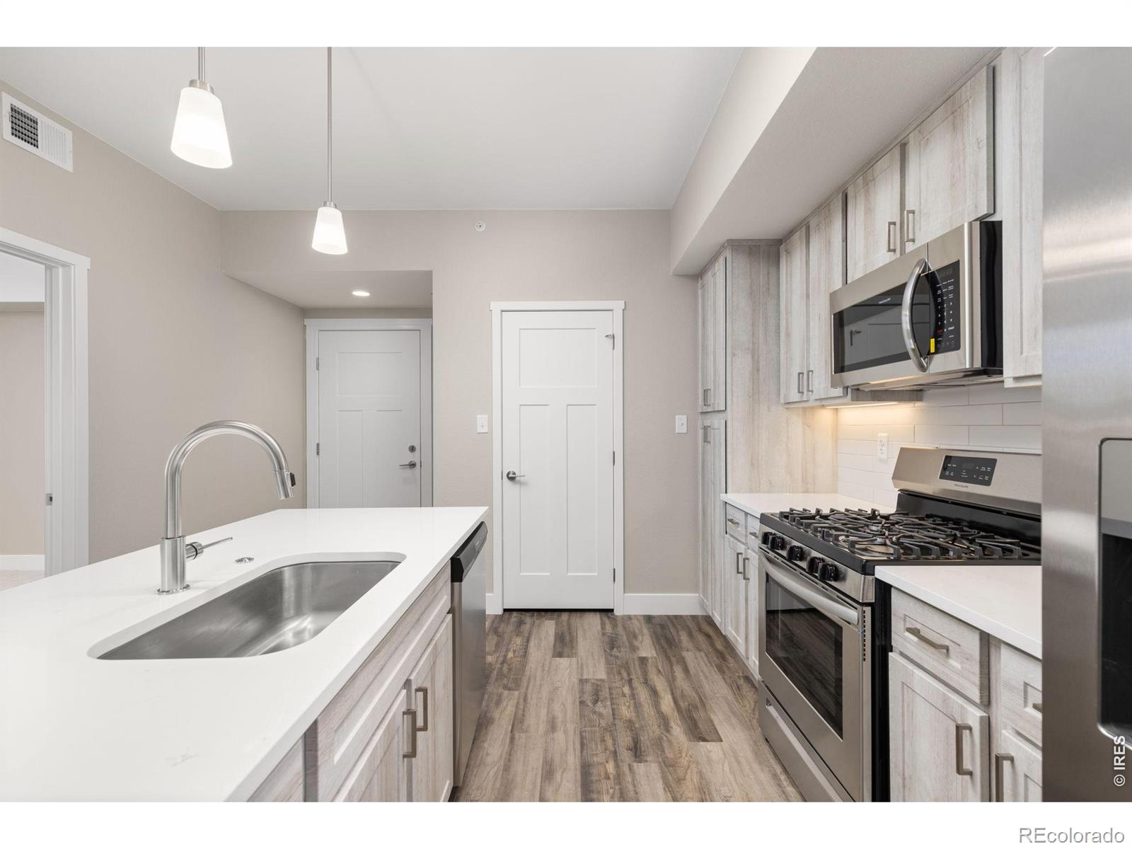 MLS Image #5 for 290 s cherrywood drive,lafayette, Colorado