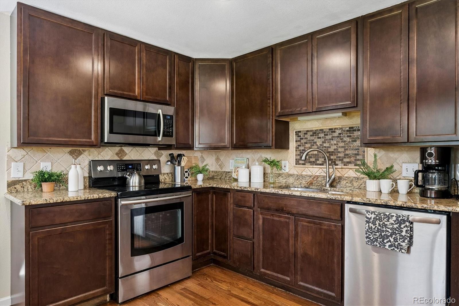 MLS Image #6 for 6462 e bethany place,denver, Colorado