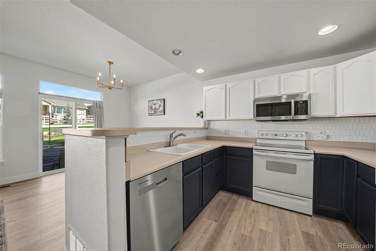 MLS Image #7 for 6424  range overlook heights,colorado springs, Colorado
