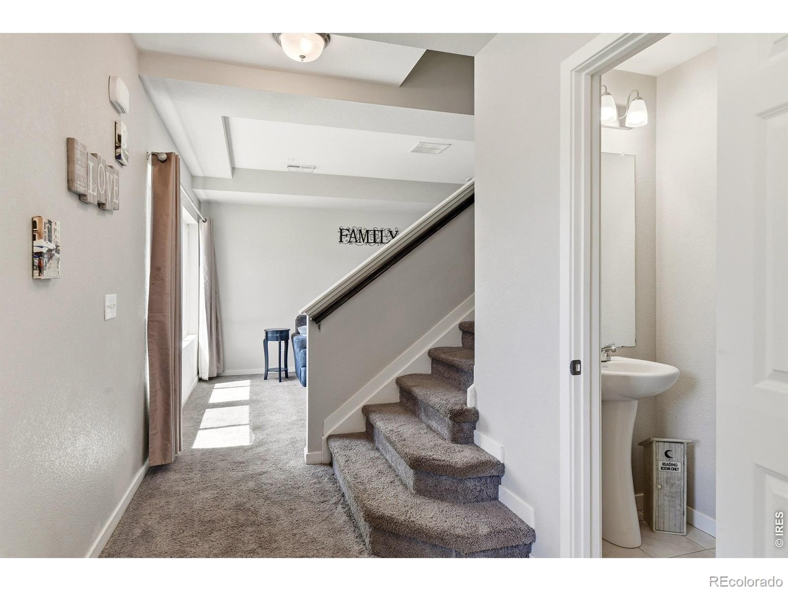 MLS Image #11 for 17975 e 54th avenue,denver, Colorado