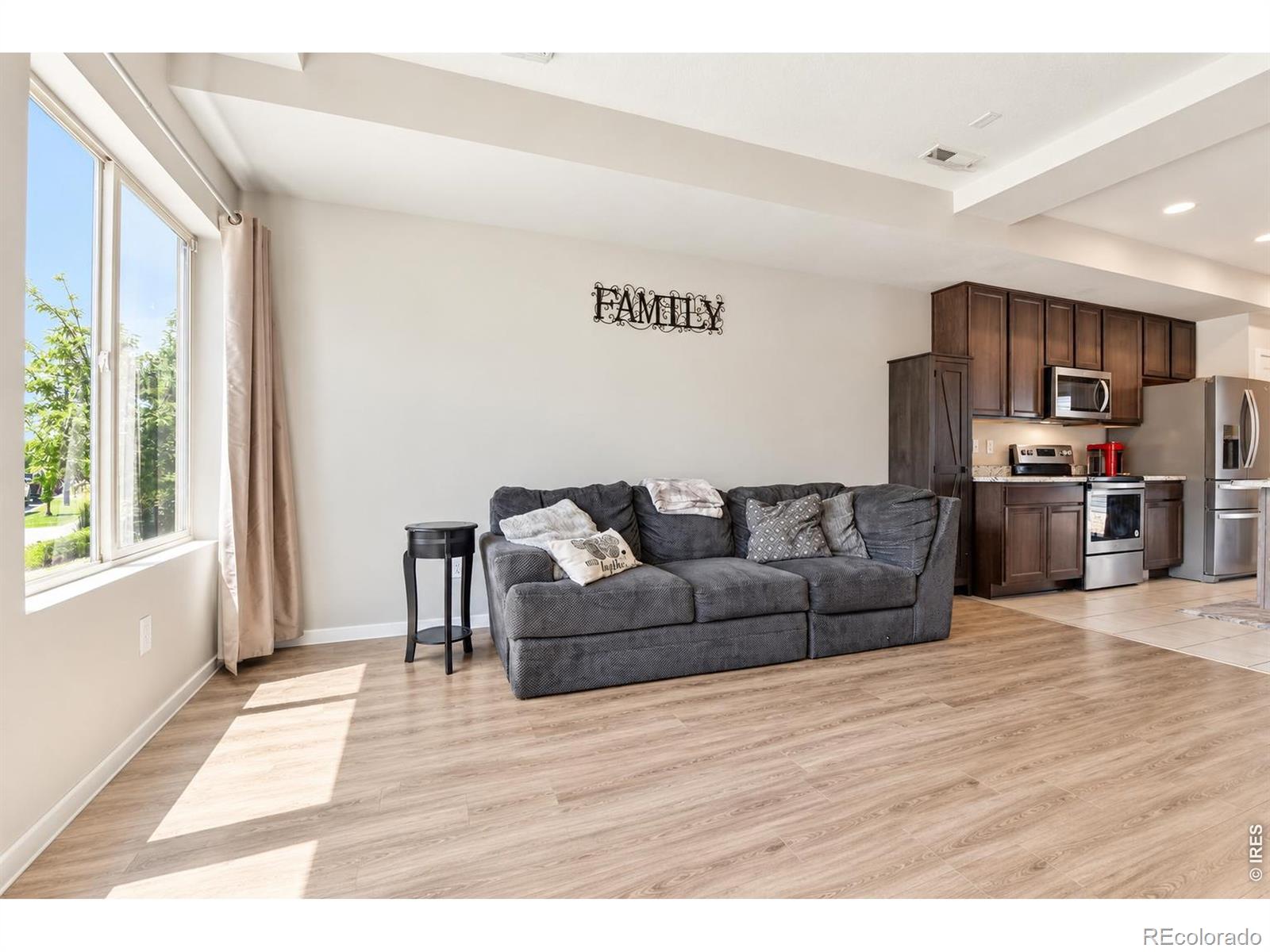 MLS Image #13 for 17975 e 54th avenue,denver, Colorado