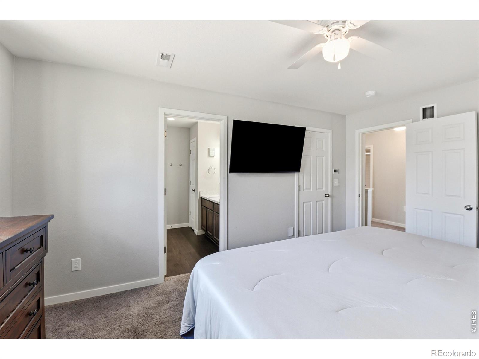 MLS Image #18 for 17975 e 54th avenue,denver, Colorado