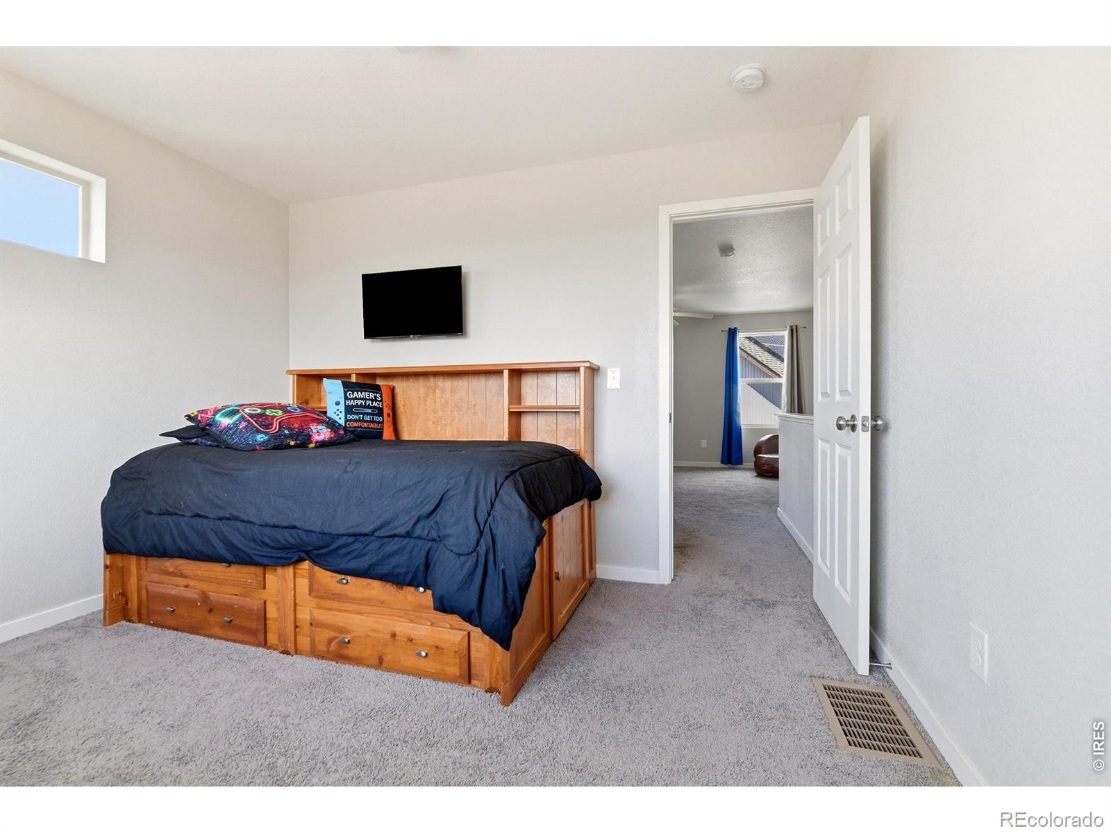 MLS Image #28 for 17975 e 54th avenue,denver, Colorado