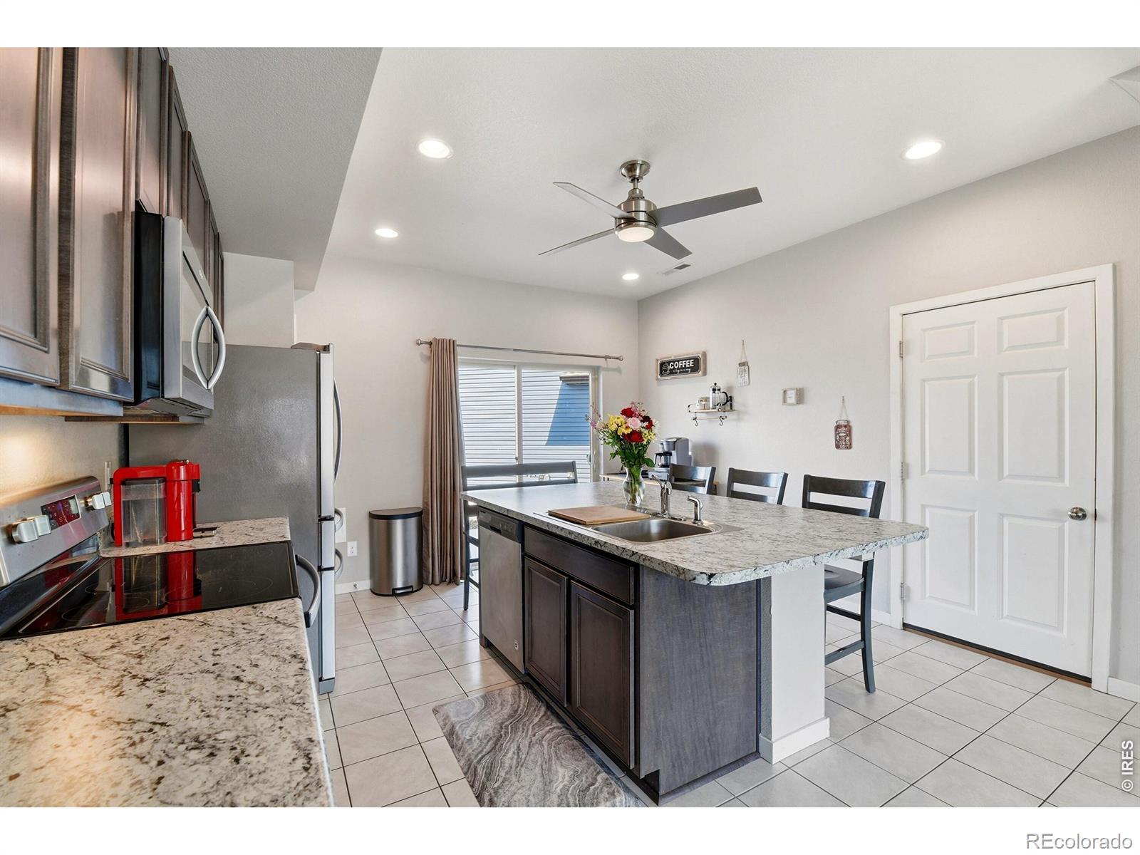 MLS Image #4 for 17975 e 54th avenue,denver, Colorado