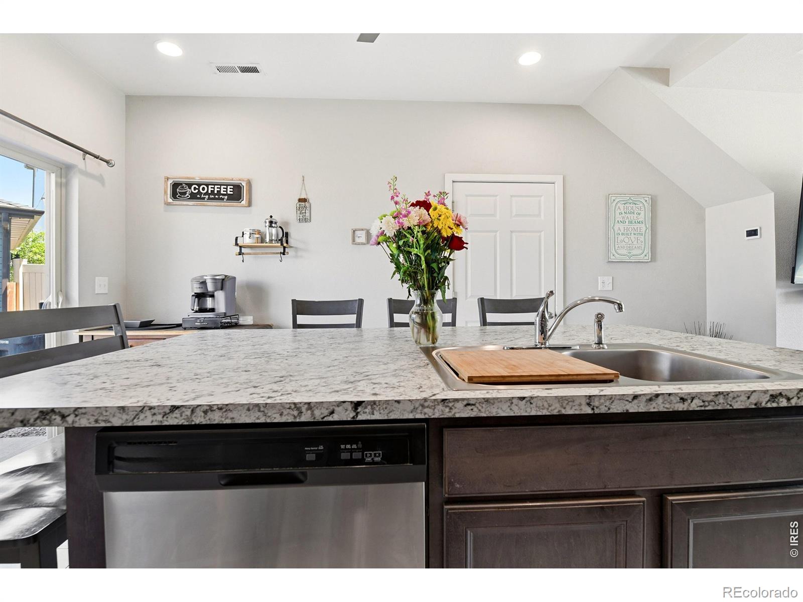 MLS Image #6 for 17975 e 54th avenue,denver, Colorado