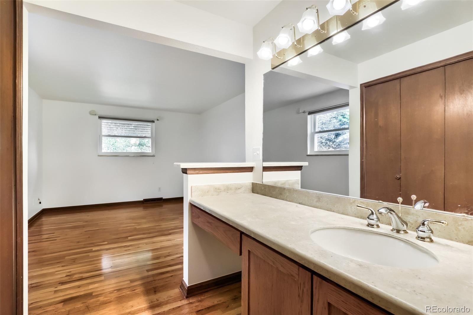 MLS Image #14 for 687 s oswego court,aurora, Colorado