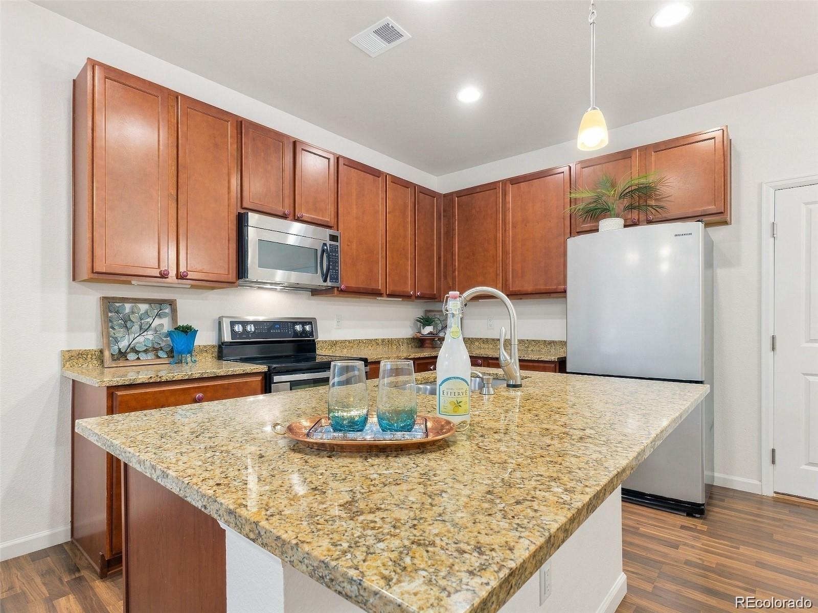 MLS Image #10 for 15526 w 64th loop,arvada, Colorado