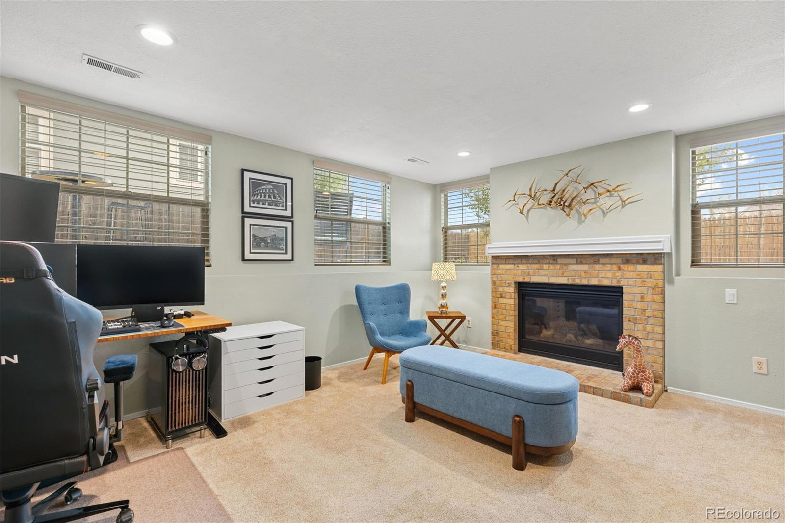 MLS Image #17 for 20490 e 45th avenue,denver, Colorado