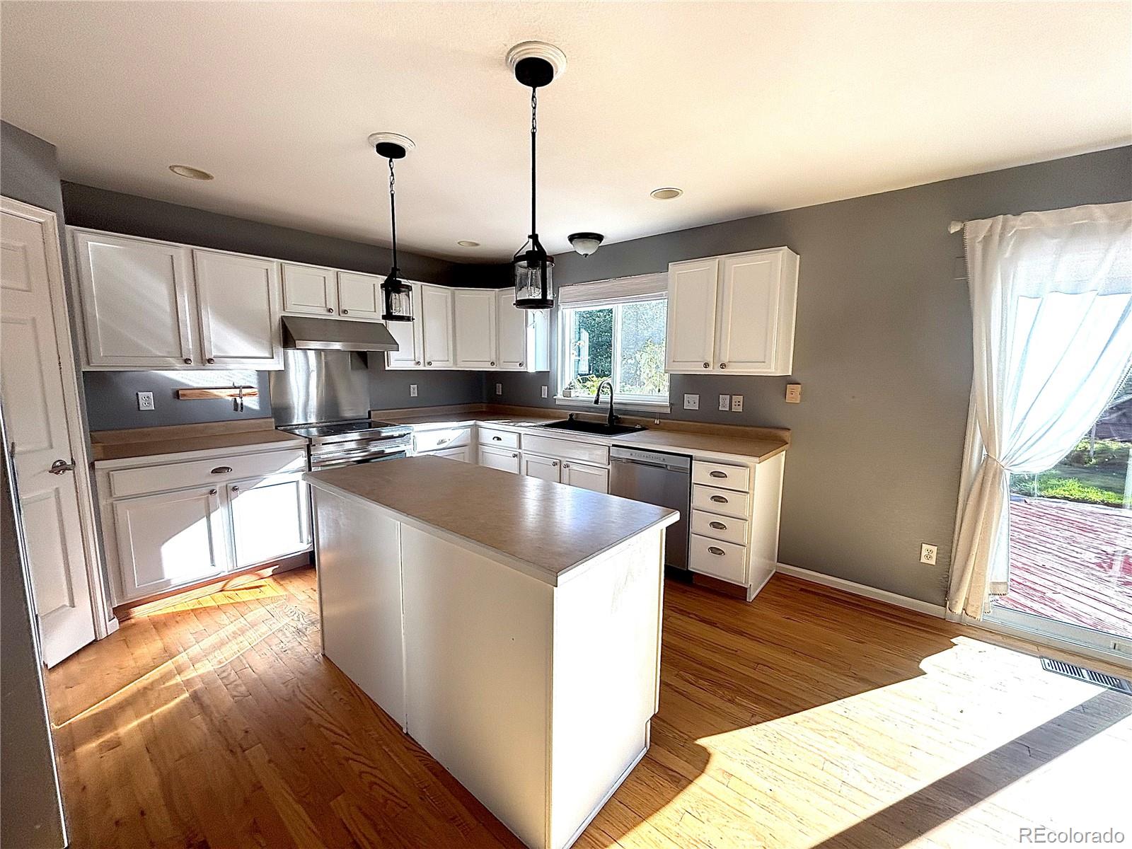 MLS Image #13 for 13328  columbine circle,thornton, Colorado