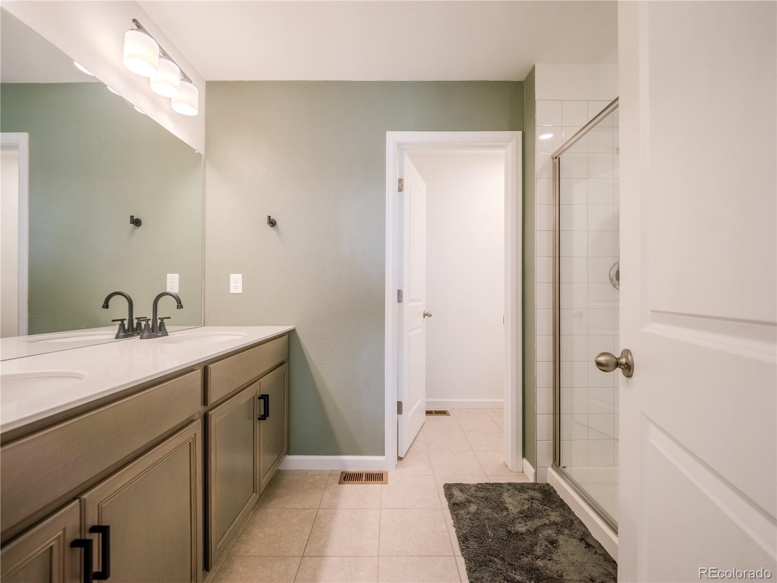 MLS Image #19 for 27473 e 1st place,aurora, Colorado