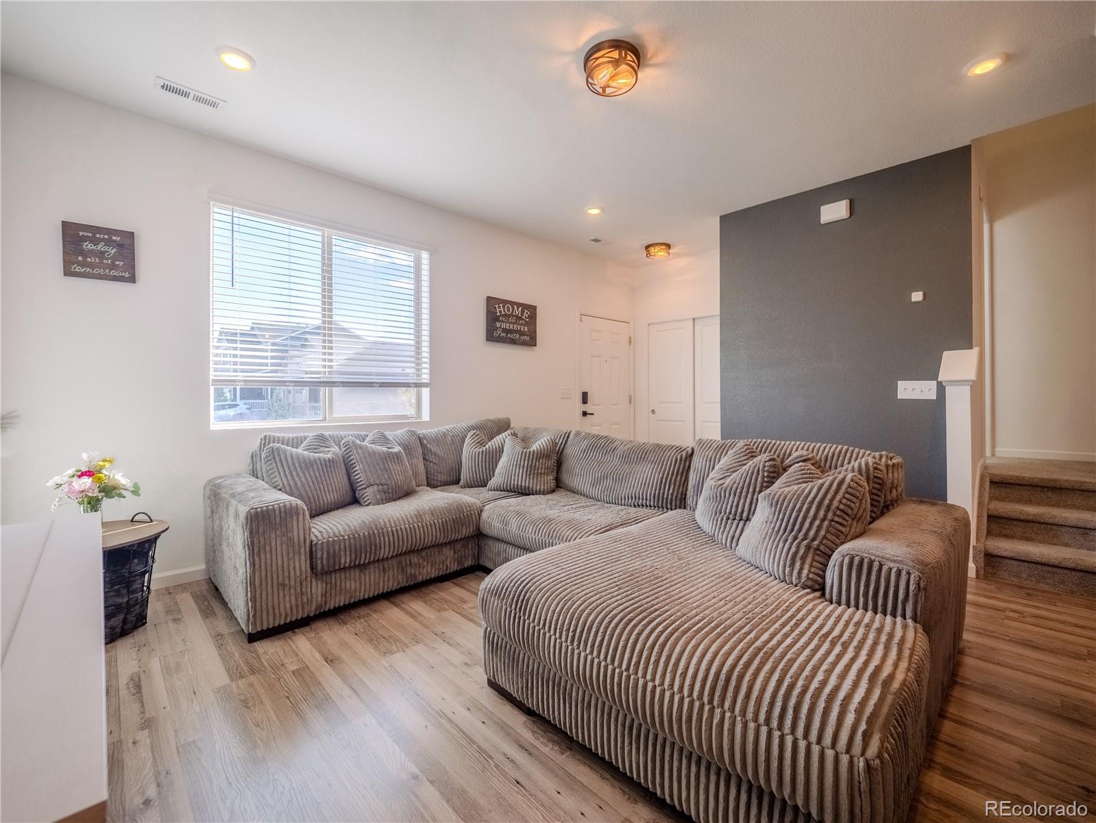 MLS Image #4 for 27473 e 1st place,aurora, Colorado