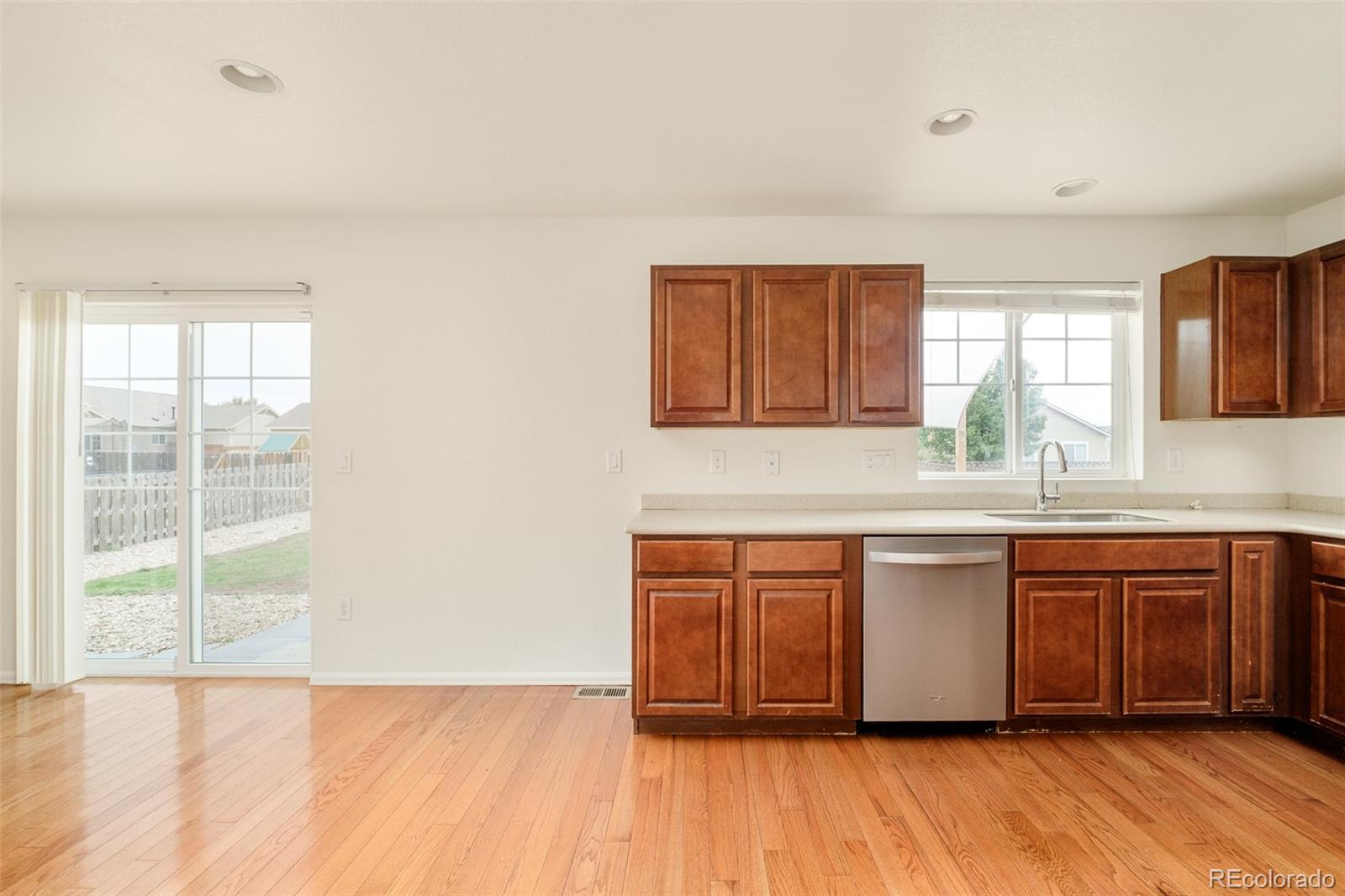 MLS Image #6 for 233 s new castle way,aurora, Colorado