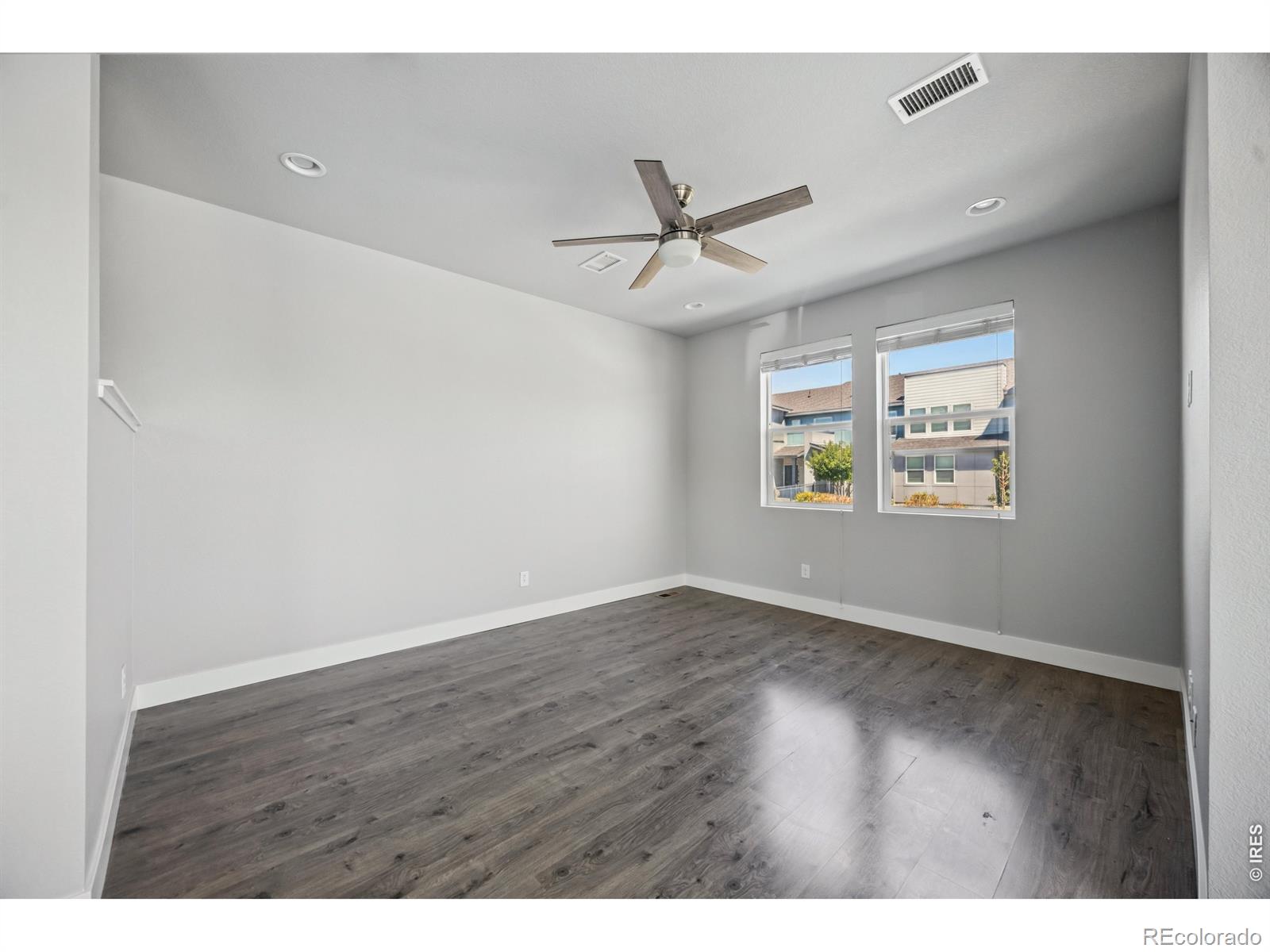 MLS Image #5 for 16073 e warner place,denver, Colorado
