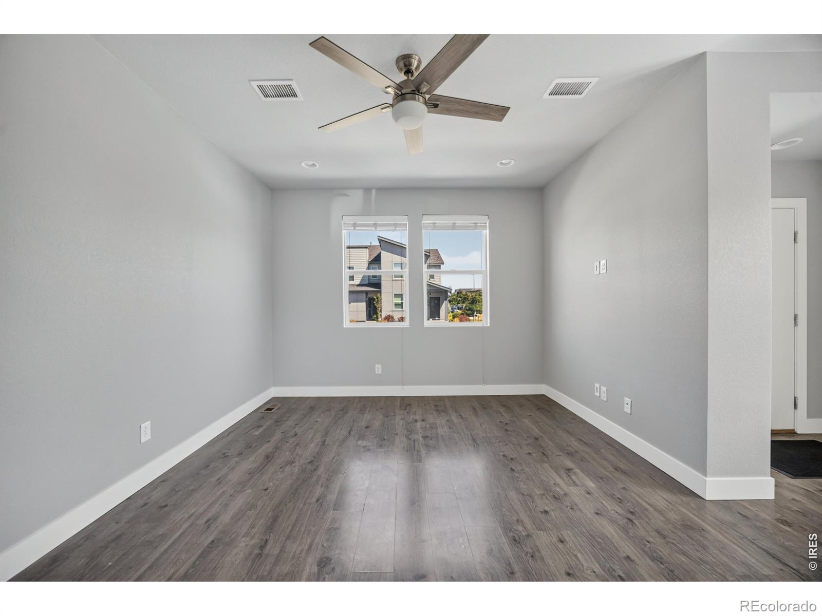 MLS Image #6 for 16073 e warner place,denver, Colorado