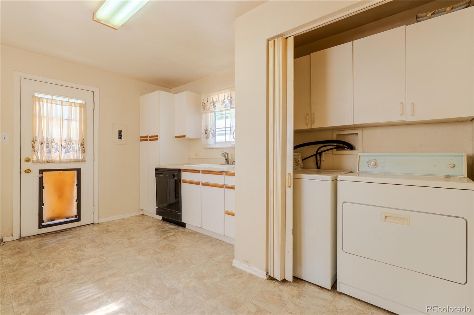 MLS Image #12 for 2525 s hazel court,denver, Colorado