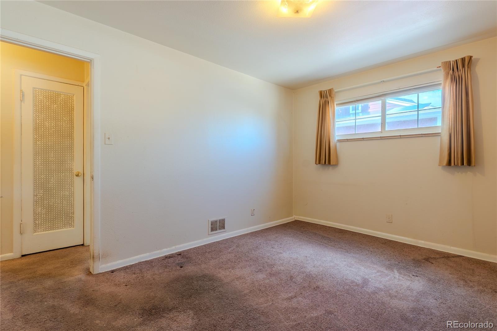 MLS Image #18 for 2525 s hazel court,denver, Colorado
