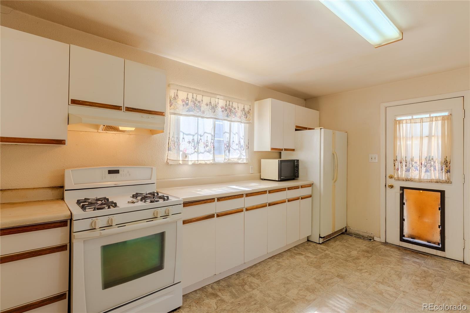 MLS Image #9 for 2525 s hazel court,denver, Colorado